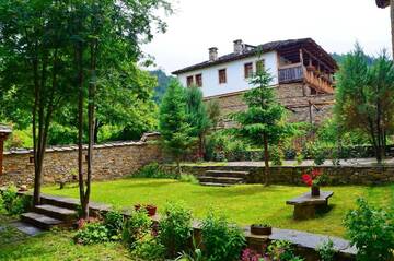 Фотографии Отели типа «постель и завтрак» Kalinia Guesthouse B&B г. Ковачевица (Болгария) №2 Фото Отели типа «постель и завтрак» Kalinia Guesthouse B&B г. Ковачевица 2