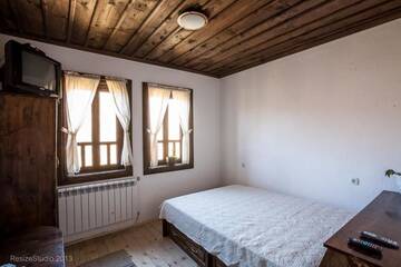 Фото номера Двухместный номер с 1 кроватью и видом на горы Загородные дома Guest House Vesko &amp; Suzi г. Ковачевица 7