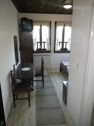 Фото номера Двухместный номер с 1 кроватью и видом на горы Загородные дома Guest House Vesko &amp; Suzi г. Ковачевица 12