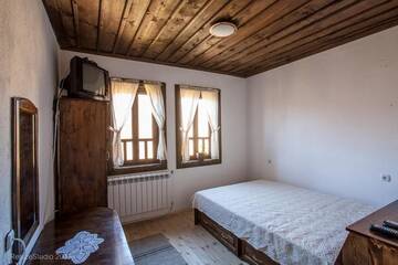 Фото номера Двухместный номер с 1 кроватью и видом на горы Загородные дома Guest House Vesko &amp; Suzi г. Ковачевица 4
