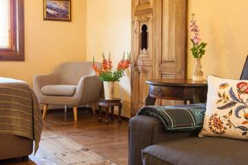 Фото номера Трехместный номер с балконом Отели типа «постель и завтрак» Lavanda Bed and Breakfast г. Ковачевица 10